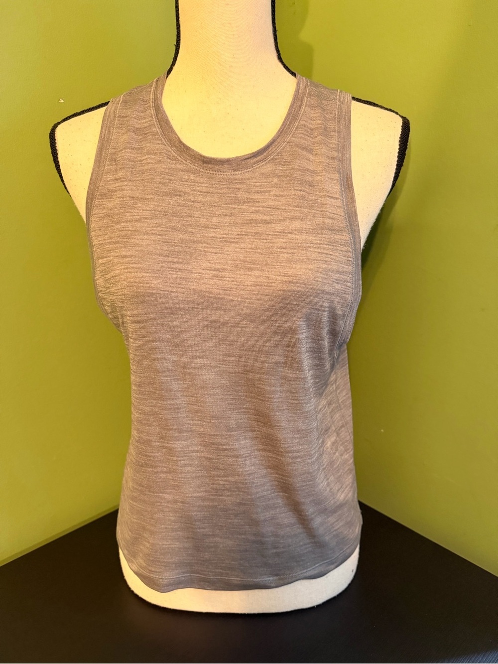 Lululemon Sleeveless Crewneck Tank Top in Heather Gray